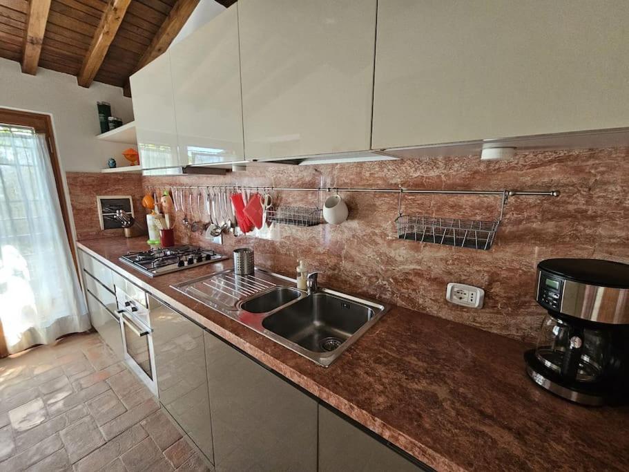 Casina Rossa Lägenhet Tavarnuzze Exteriör bild